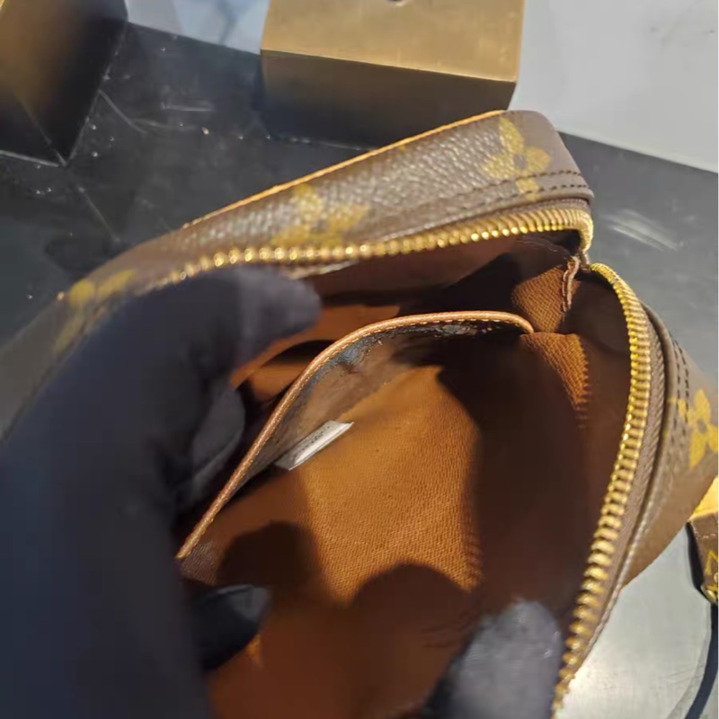 【97新✨ 全網最低價！】LV 相機包 小號 男女同用 （下單前先詢問庫存❗️）-8