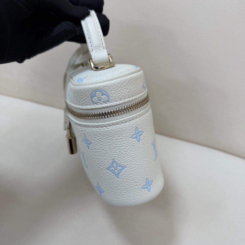 LV新款奶油藍Vanity Chain Pouch 窄版化妝包 19*12cm  99新肩帶塵袋-4