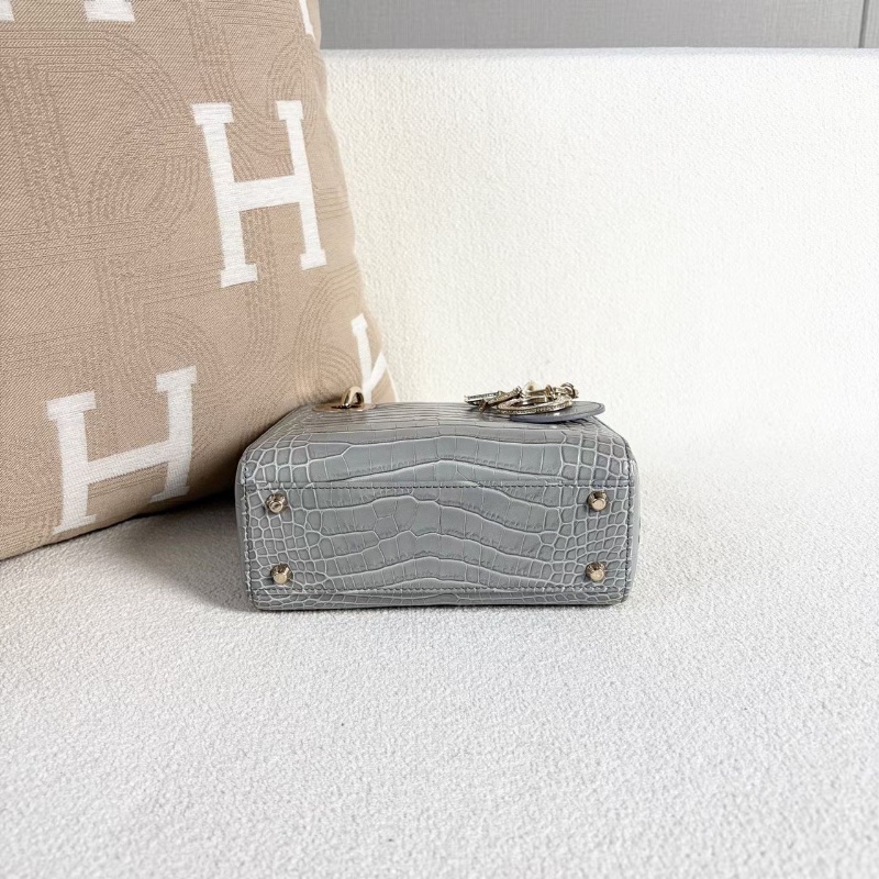 Dior鑽扣鰐魚皮三格黛妃 灰色 金扣 17*14*5 99新購證 塵袋肩帶 保卡-3