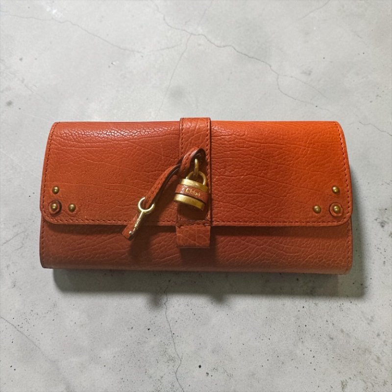 ⏰限時特賣價🌺全新未用 Chloe 鎖頭LOGO壓紋翻蓋皮夾 磚紅色 (紙盒汙損)-1