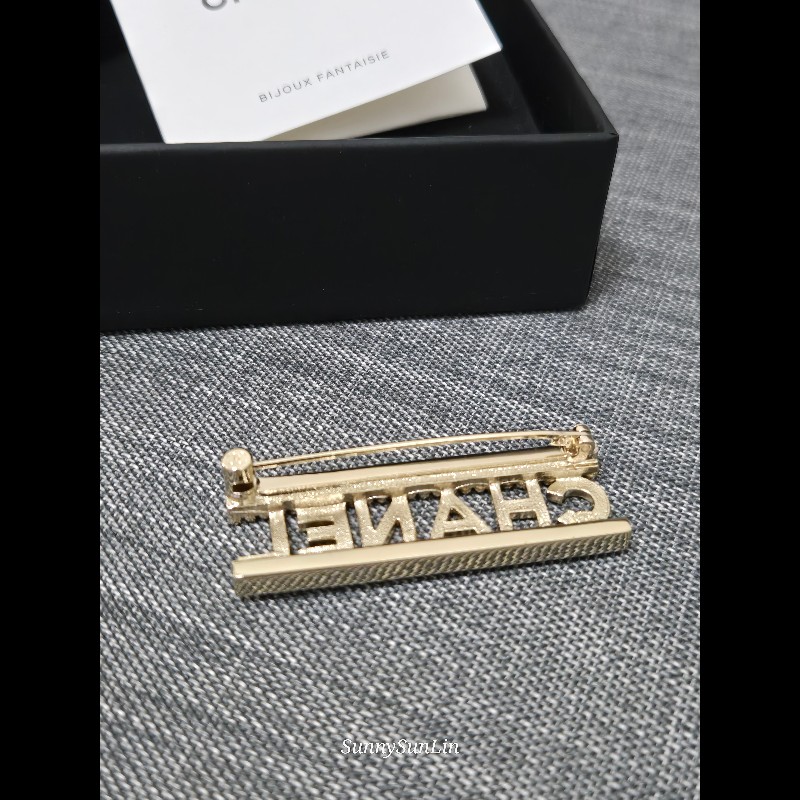 CHANEL 香奈兒 水鑽字母胸針-4
