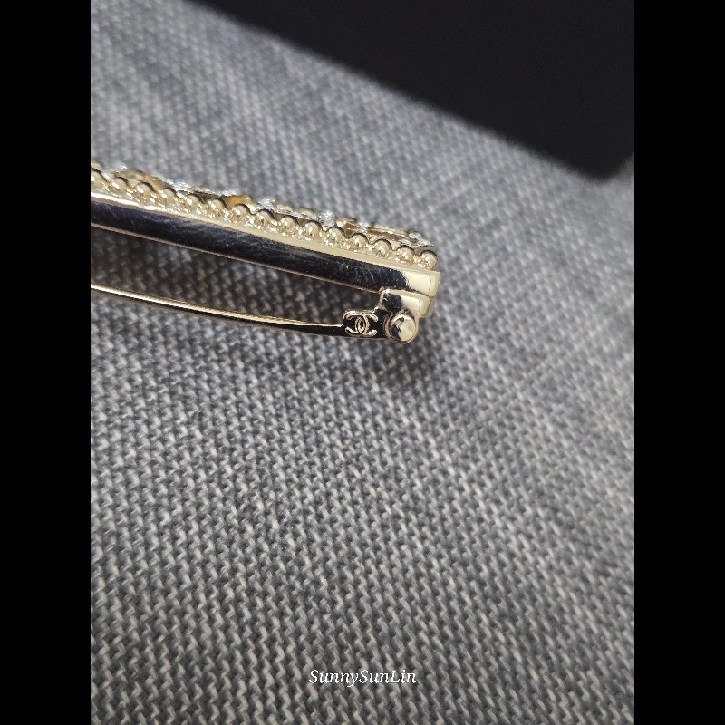 CHANEL 香奈兒 水鑽字母胸針-7