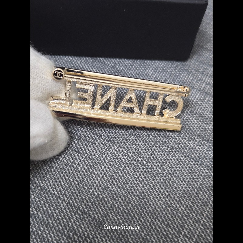 CHANEL 香奈兒 水鑽字母胸針-8