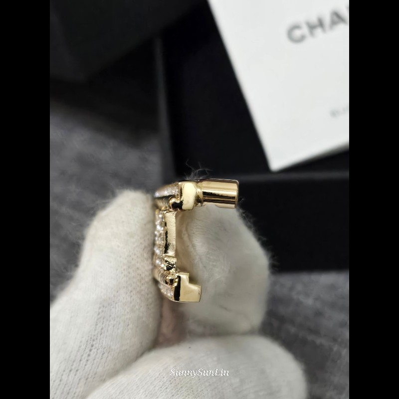 CHANEL 香奈兒 水鑽字母胸針-10