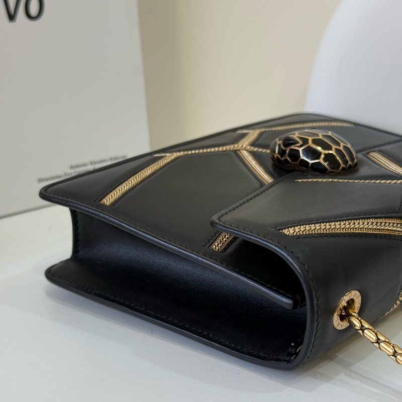 Bvlgari寶格麗蛇頭限量款 購入十三萬-4