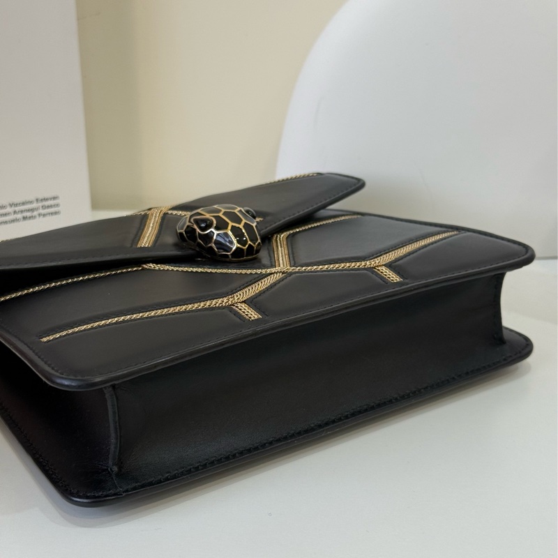 Bvlgari寶格麗蛇頭限量款 購入十三萬-5