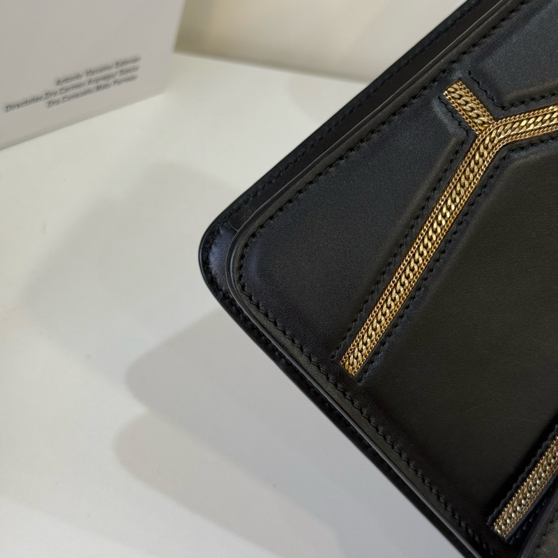 Bvlgari寶格麗蛇頭限量款 購入十三萬-8