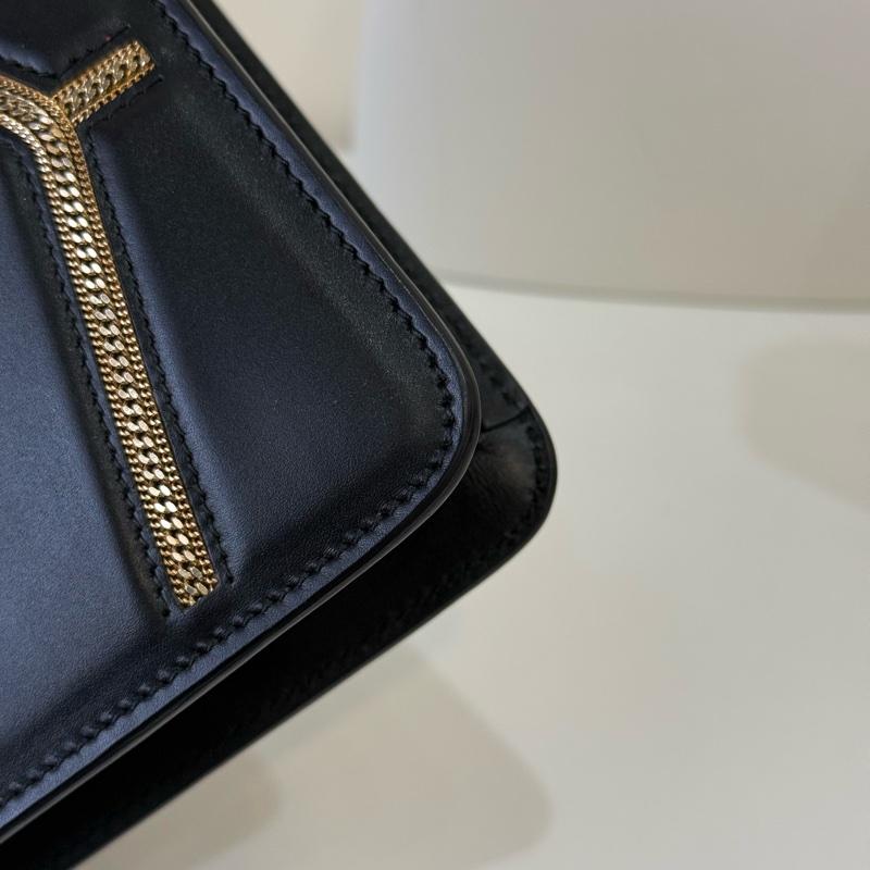 Bvlgari寶格麗蛇頭限量款 購入十三萬-9