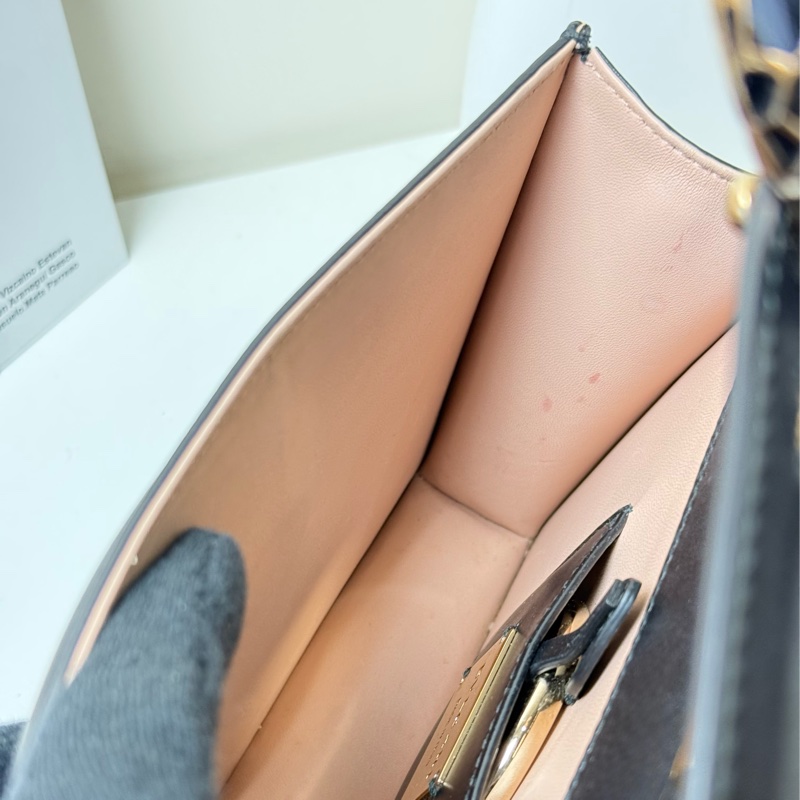 Bvlgari寶格麗蛇頭限量款 購入十三萬-19