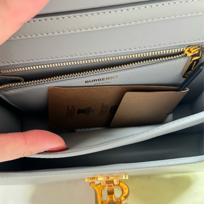非常新 專櫃購入 原價 79900 高級灰藍色 buberry TB皮革包-12