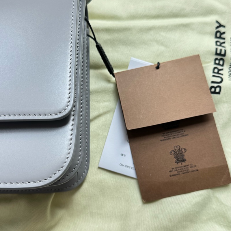 非常新 專櫃購入 原價 79900 高級灰藍色 buberry TB皮革包-14