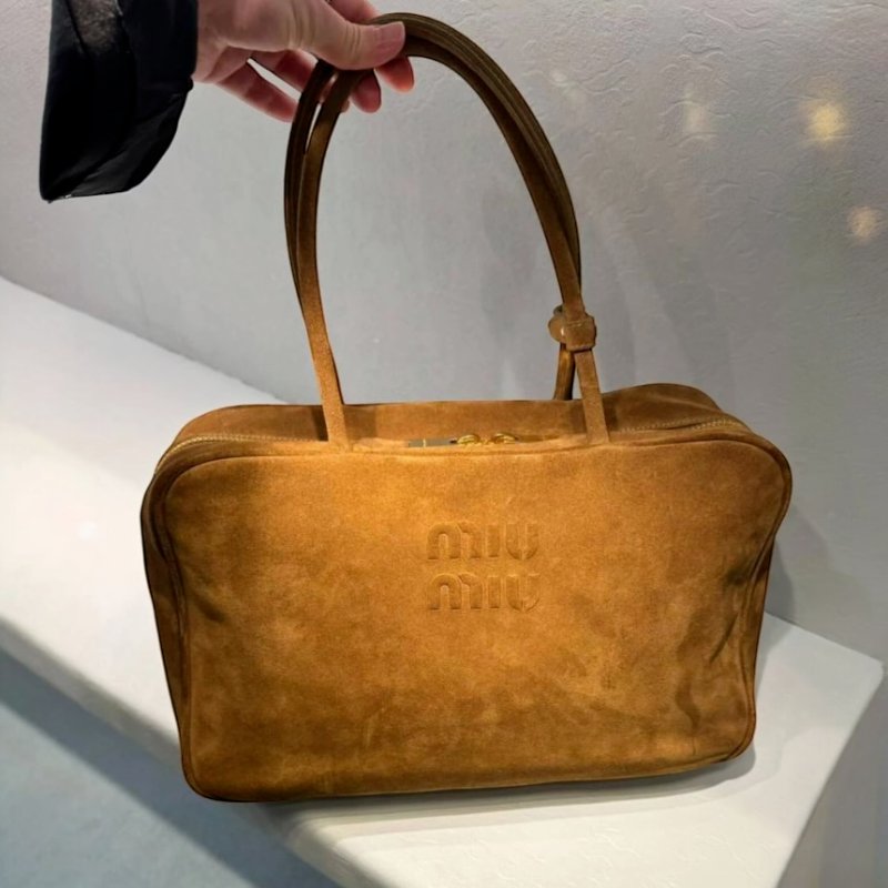 ⏰限時特賣價🌺Miu Miu 5BB117 大款麂皮 Beau 保齡球包 橄欖綠沙色-2