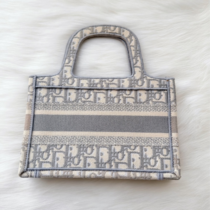 Christian Dior Mini Book Tote 灰色經典老花帆布小尺寸 渡假優雅款-1