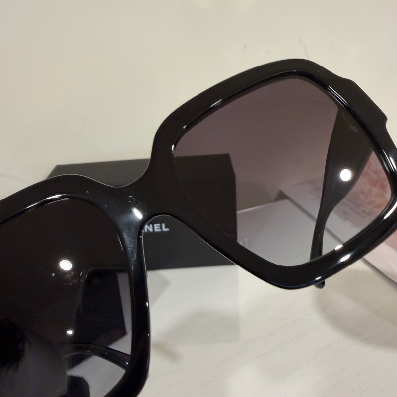 Chanel 鑲鑽logo墨鏡 顏色超漂亮🩷-4