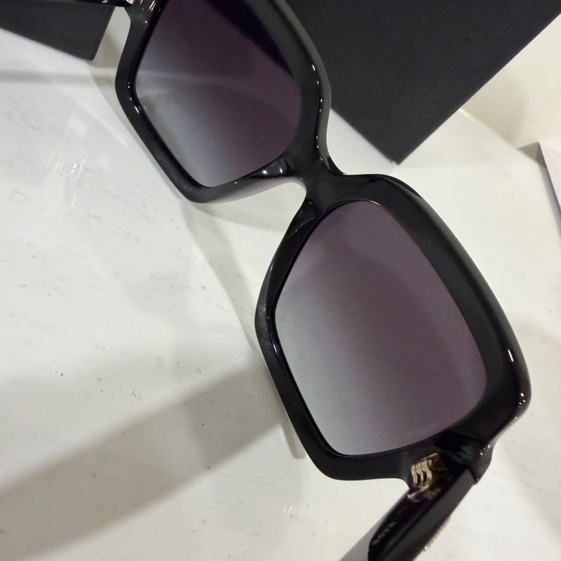 Chanel 鑲鑽logo墨鏡 顏色超漂亮🩷-11