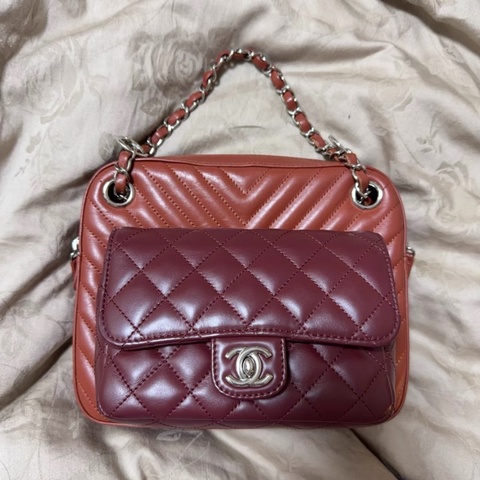 Chanel香奈兒雙子包｜限量拼色｜鏈條款 紅色+酒紅色，子母設計 卡片在，塵袋