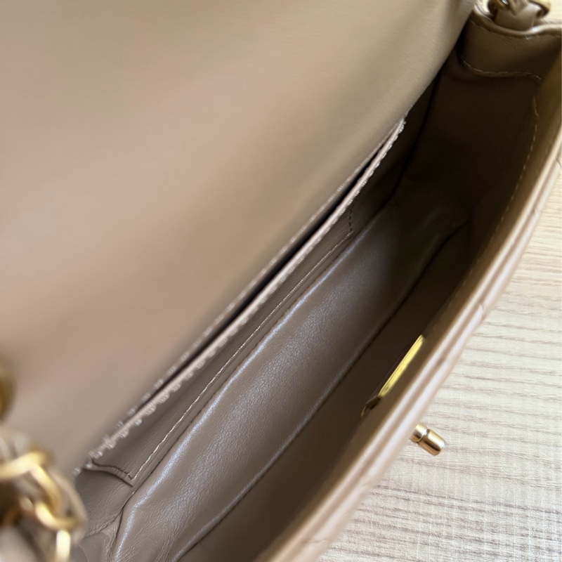 （超推薦）香奈兒 22B cf mini 愛心鏈條包 晶片款式-23