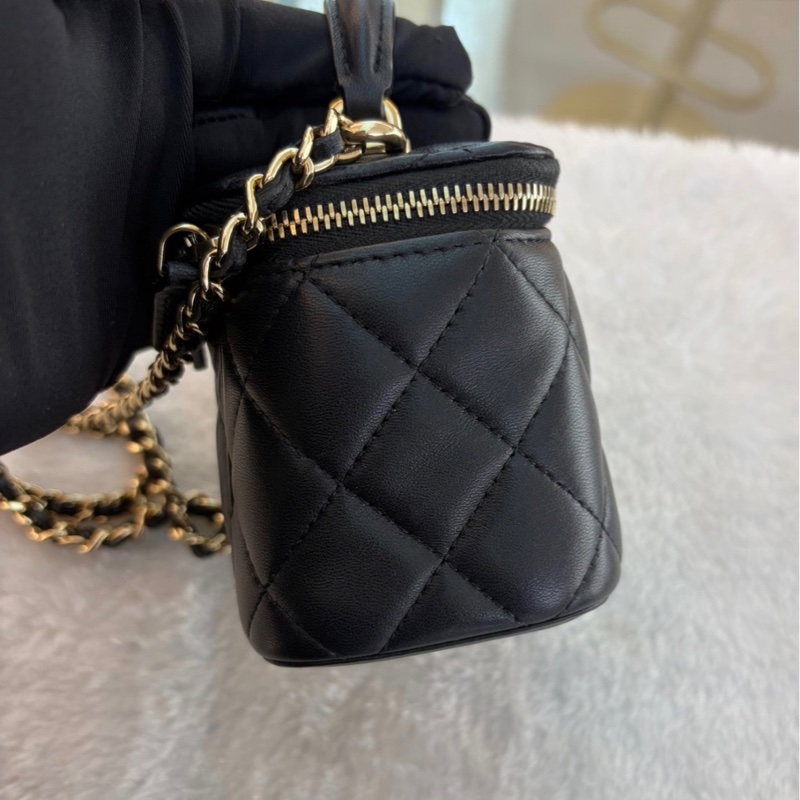 【97新 ✨ 全網最低價！】晶片新款 CHANEL 香奈兒 黑金羊皮 手柄小盒子含鏡單肩斜挎包（下單前先詢問庫存❗️）-4