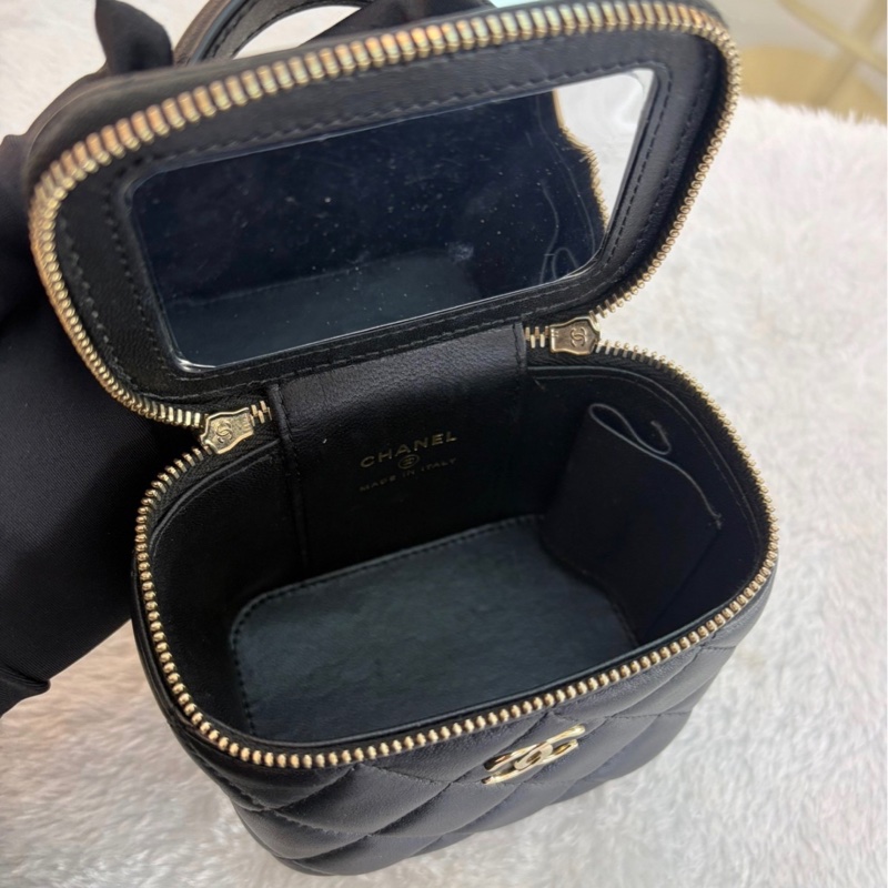 【97新 ✨ 全網最低價！】晶片新款 CHANEL 香奈兒 黑金羊皮 手柄小盒子含鏡單肩斜挎包（下單前先詢問庫存❗️）-8