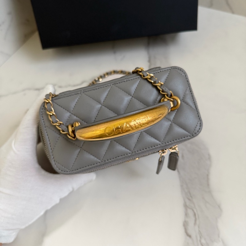 （市場稀有）香奈兒 22B 復古手柄長盒子 質感灰色-5