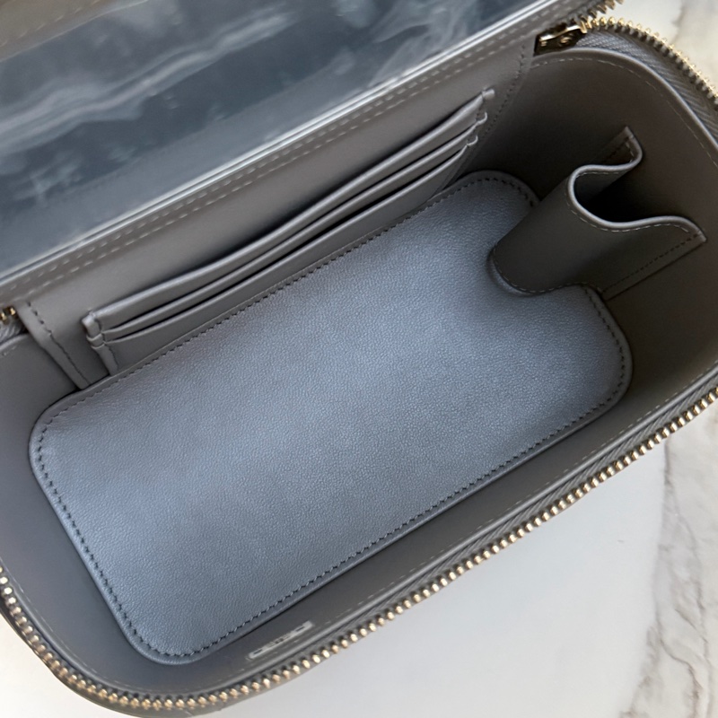 （市場稀有）香奈兒 22B 復古手柄長盒子 質感灰色-19