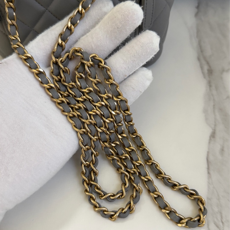 （市場稀有）香奈兒 22B 復古手柄長盒子 質感灰色-21