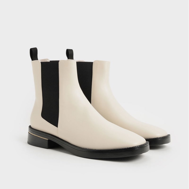 Charles & Keith 新加坡品牌 鍊飾切爾西短靴 米白低跟短靴 24號｜淘氣善良・尋寶-0