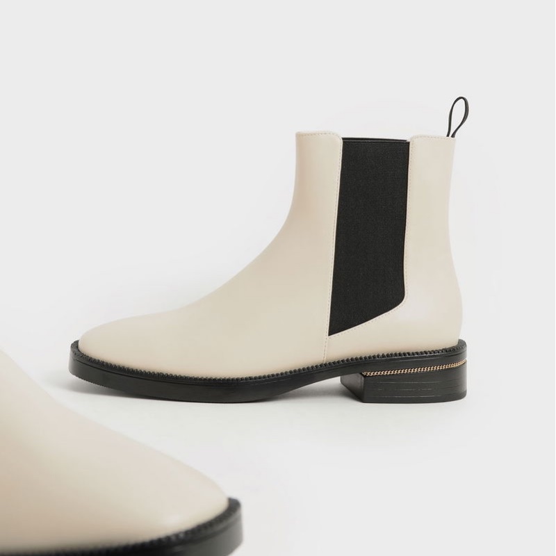 Charles & Keith 新加坡品牌 鍊飾切爾西短靴 米白低跟短靴 24號｜淘氣善良・尋寶-2