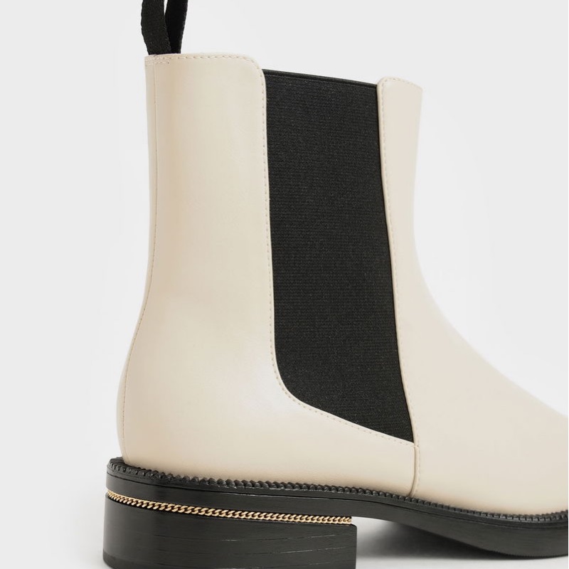 Charles & Keith 新加坡品牌 鍊飾切爾西短靴 米白低跟短靴 24號｜淘氣善良・尋寶-4