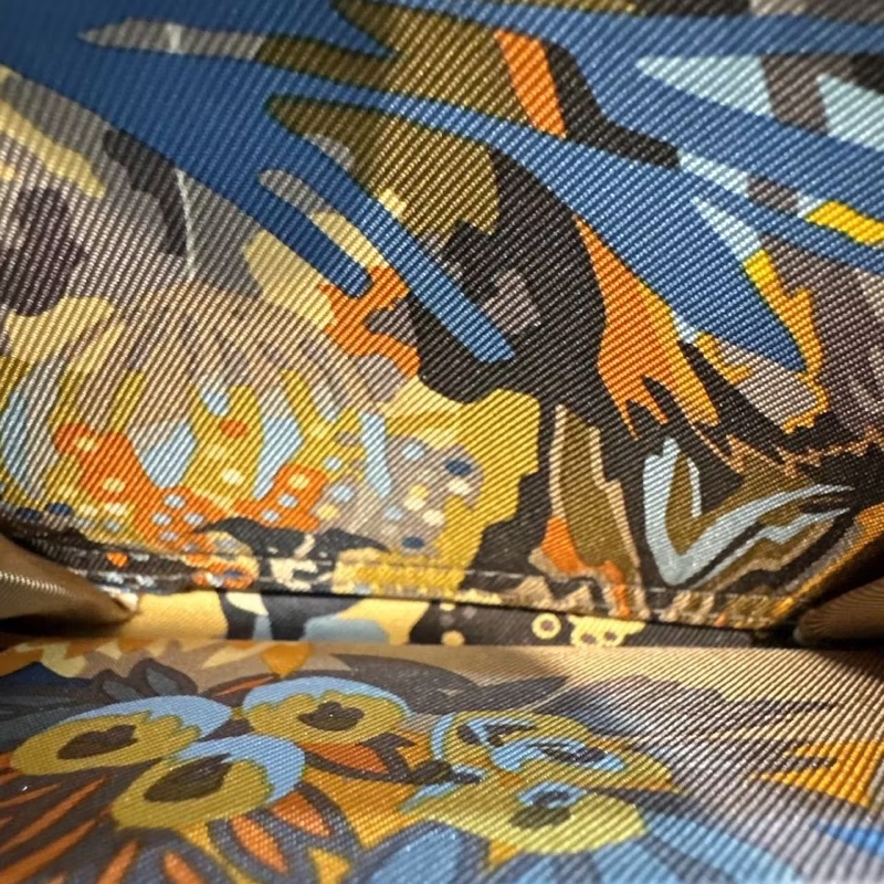 Hermes 愛馬仕 絲巾短夾 自由之城 靛藍色-5