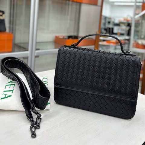 【近新閒置品】 Bottega Veneta BV 黑色編織盒子斜挎手提包