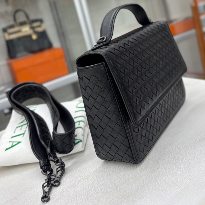 【近新閒置品】 Bottega Veneta BV 黑色編織盒子斜挎手提包-2