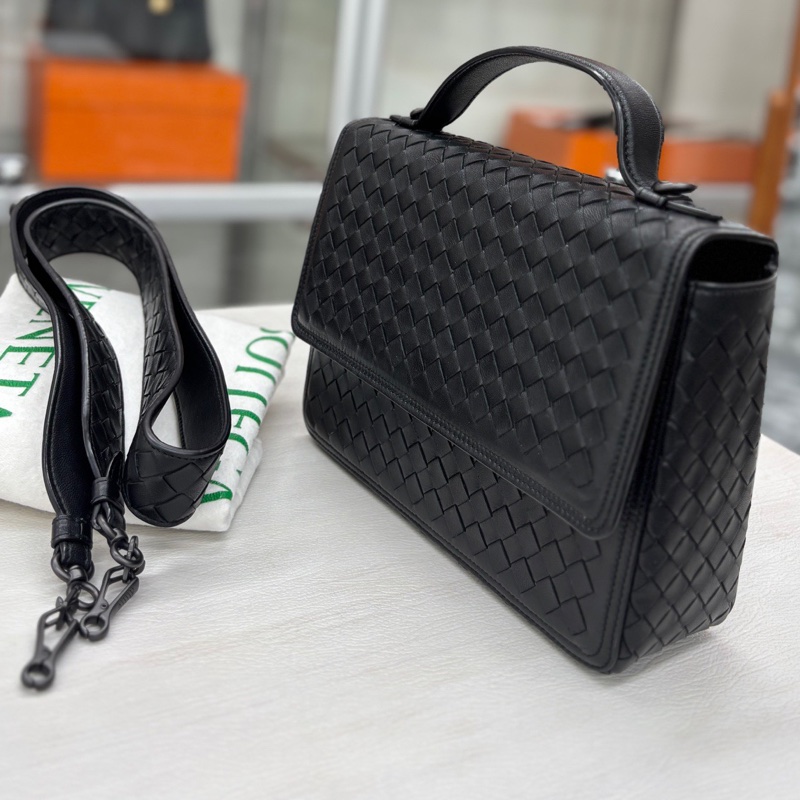 【近新閒置品】 Bottega Veneta BV 黑色編織盒子斜挎手提包-3