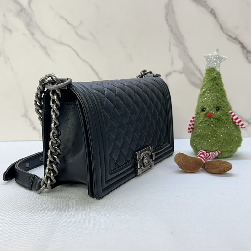 CHANEL 小牛皮黑銀BOY 25-2