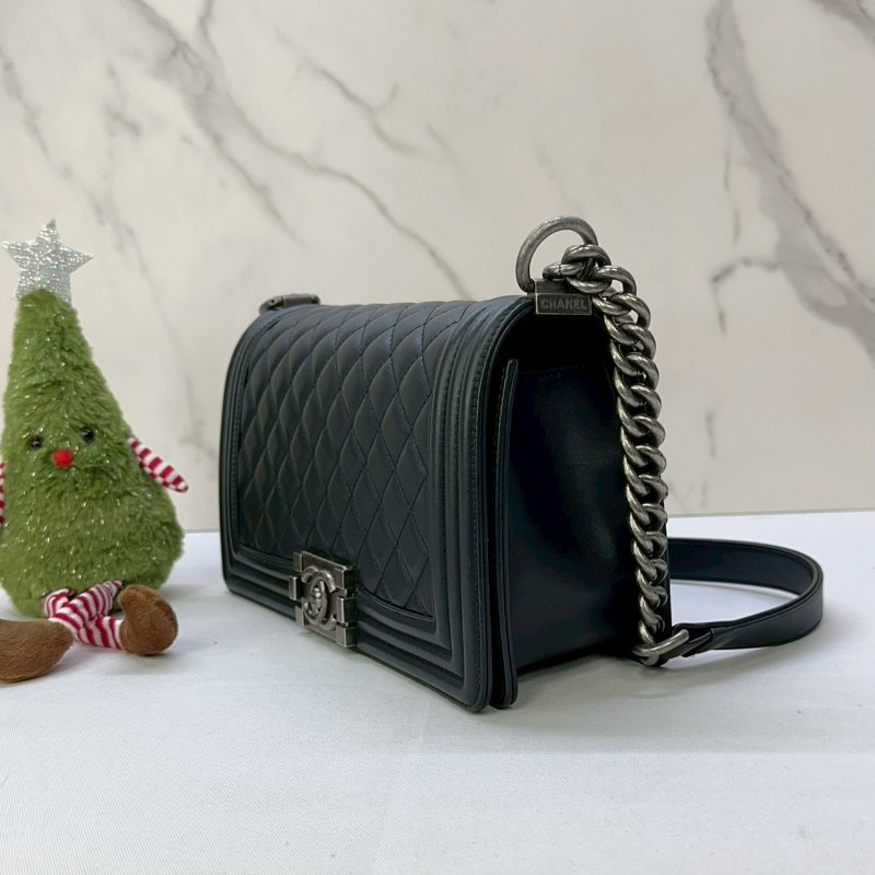 CHANEL 小牛皮黑銀BOY 25-3