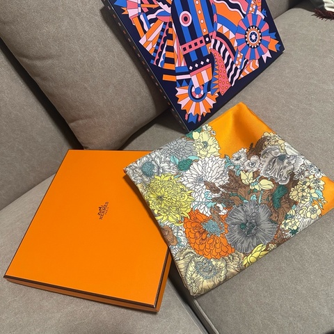 Hermes 絲巾 90*90公分 馬上花 愛馬仕橘