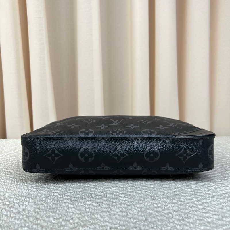LV路易威登黑武士三合一男士郵差包 少零錢包 經典老花拼接 銀色五金 肩帶可調節 容量大 拉鏈順滑 包可以拆卸 隨意搭配 多種背法-4