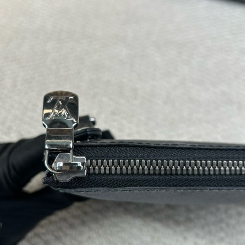 LV路易威登黑武士三合一男士郵差包 少零錢包 經典老花拼接 銀色五金 肩帶可調節 容量大 拉鏈順滑 包可以拆卸 隨意搭配 多種背法-15