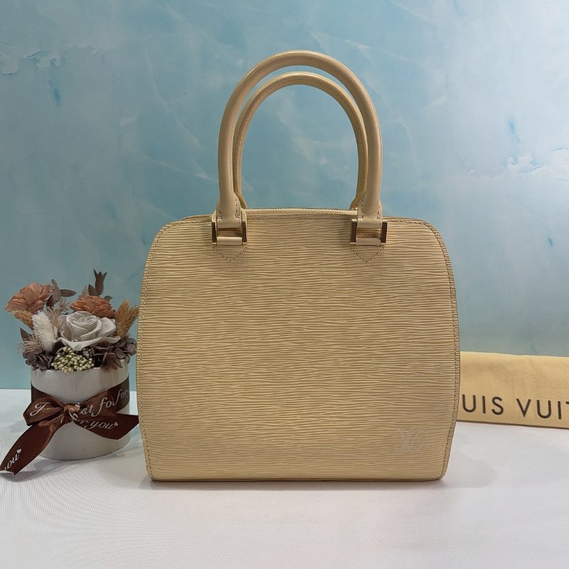 LV 水波紋鵝黃手提包-0