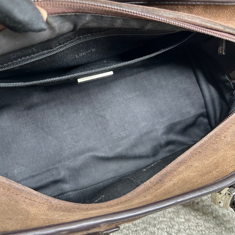 羅意威loewe巧克力色麂皮手提波士頓包 麂皮拼皮的設計非常有質感 正門壓紋大logo 包身立體有型，四季都很好背 容量ok非常實用 有鎖頭-12