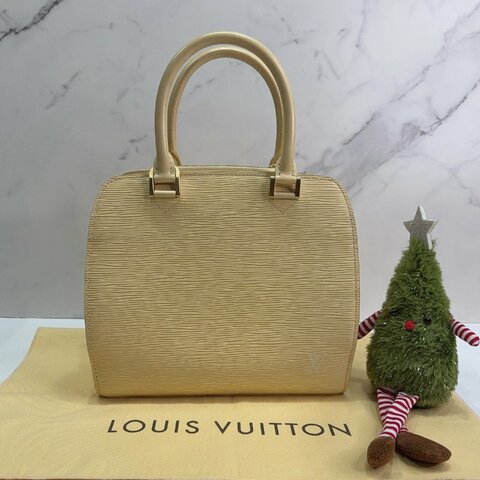 LV EPI 鵝黃手提包