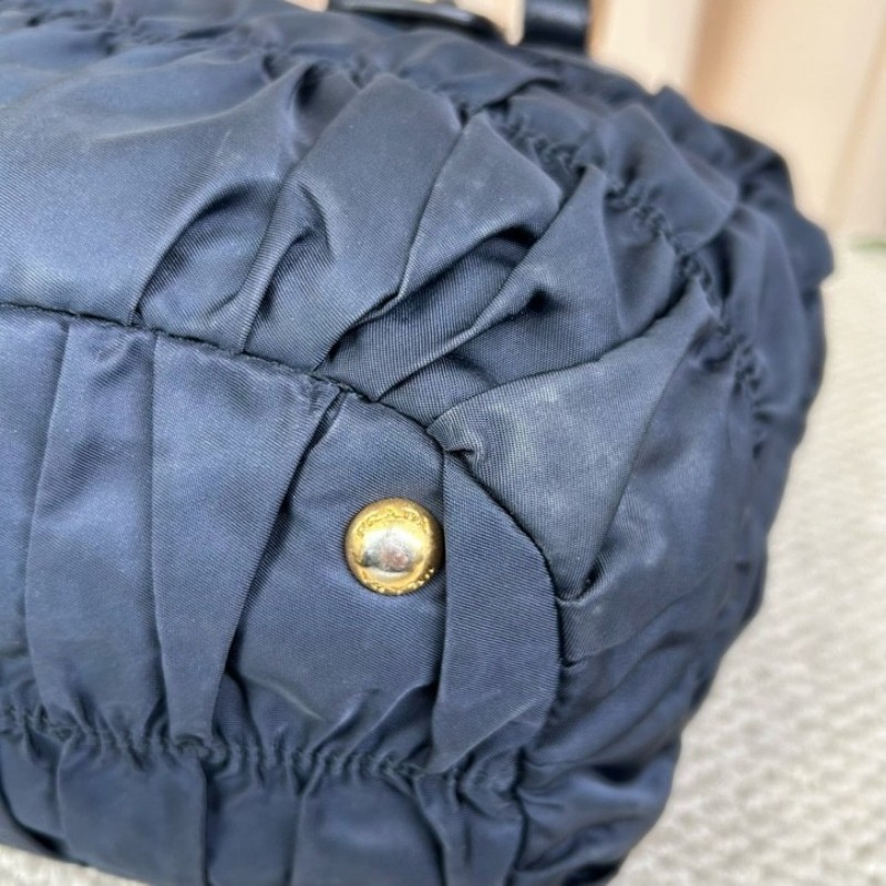 Prada普拉達深藍色降落傘皺褶手提托特包  經典熱門款 深藍色皺褶設計個性十足 容量實用 日常通勤百搭-9