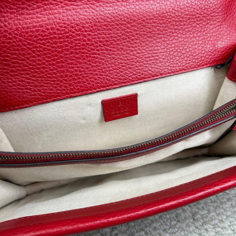 古馳GUCCI紅色鑽扣酒神 銀色鏈條 可單肩可斜挎 鑽扣很有質感 紅色很顯氣質 日常搭配很出彩 容量實用-12