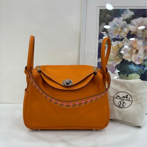 Hermes 愛馬仕 lindy26 i9杏色 銀扣 限量編織皮肩帶 C刻