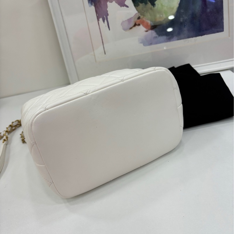 Chanel 香奈兒 22S限定絕版鏤空字母logo手柄秀款hobo便當包，22年晶片 可手提，可單肩，容量超大，精緻可愛，時尚，隨性，又百搭！-4