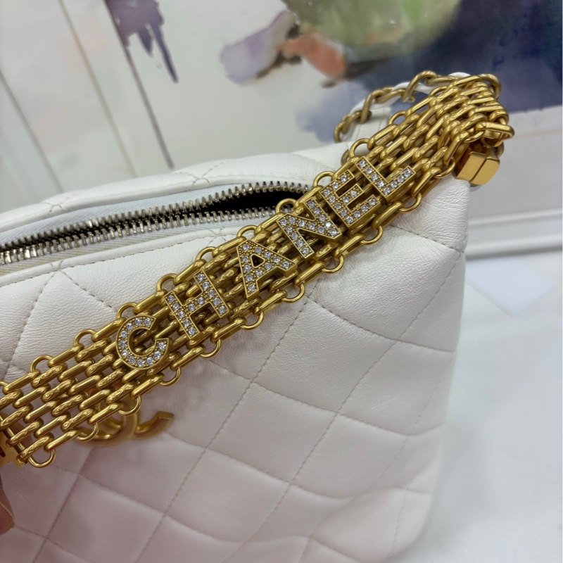 Chanel 香奈兒 22S限定絕版鏤空字母logo手柄秀款hobo便當包，22年晶片 可手提，可單肩，容量超大，精緻可愛，時尚，隨性，又百搭！-7