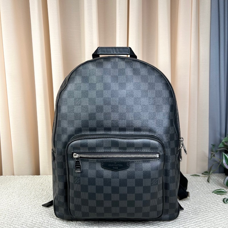 LV路易威登棋盤格雙肩包  黑灰棋盤格 容量大 時尚百搭 包型硬挺 內裡乾淨 日常通勤、出門都很實用-5