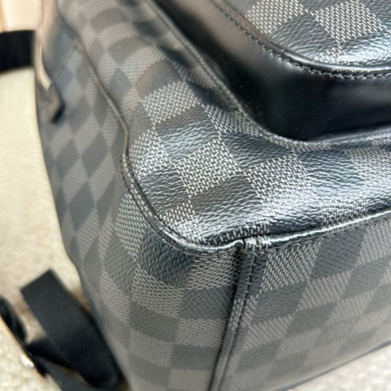 LV路易威登棋盤格雙肩包  黑灰棋盤格 容量大 時尚百搭 包型硬挺 內裡乾淨 日常通勤、出門都很實用-12
