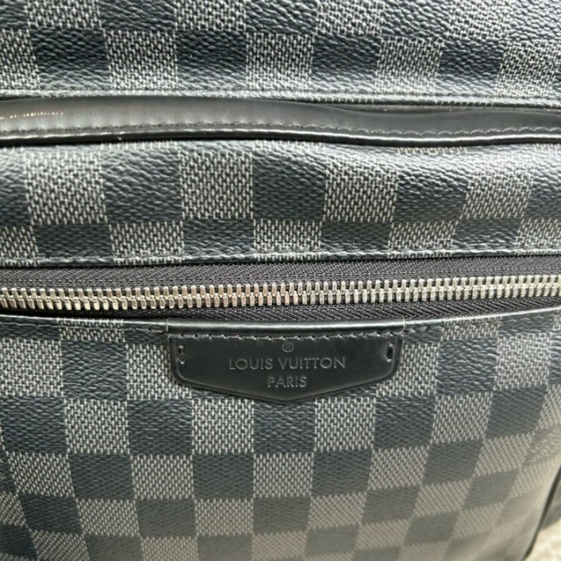 LV路易威登棋盤格雙肩包  黑灰棋盤格 容量大 時尚百搭 包型硬挺 內裡乾淨 日常通勤、出門都很實用-18