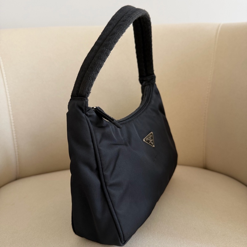 Prada hobo 黑色-1